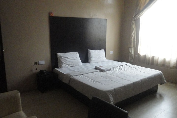 Room 12 of 13