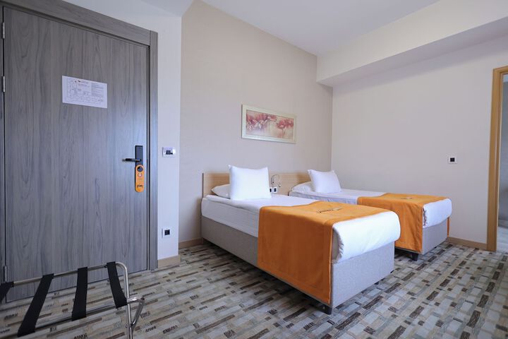Room 12 of 54