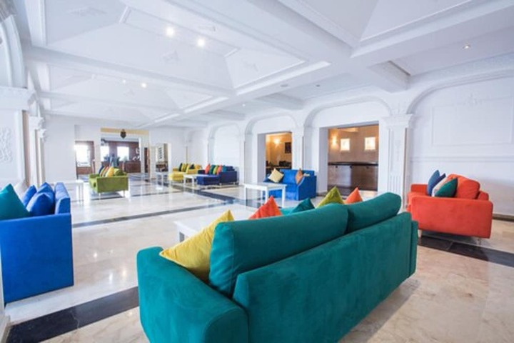 Entrance & Lobby