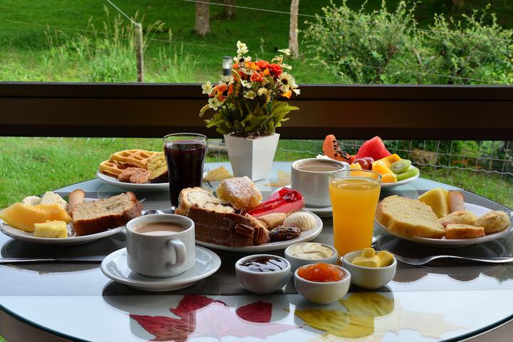 Breakfast/Coffee Service 82 of 105