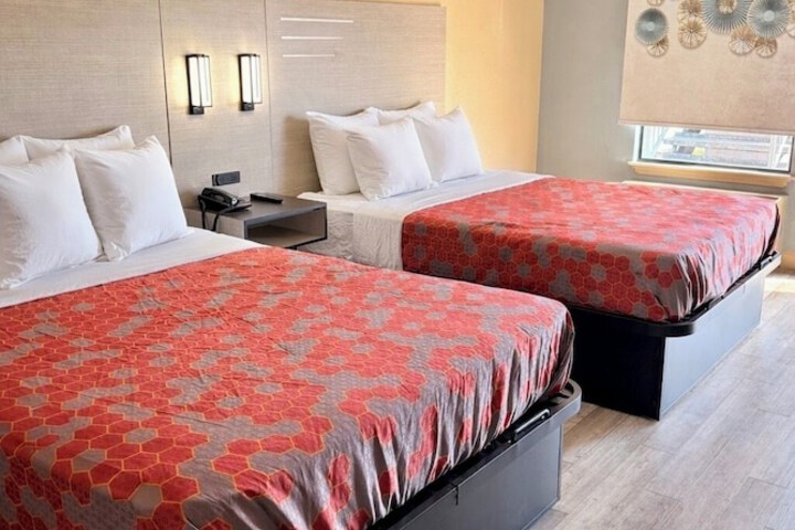 Room 9 of 17