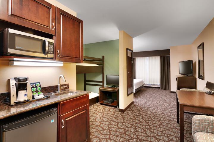 Room 33 of 61