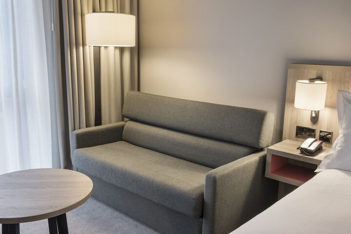 Room 33 of 70