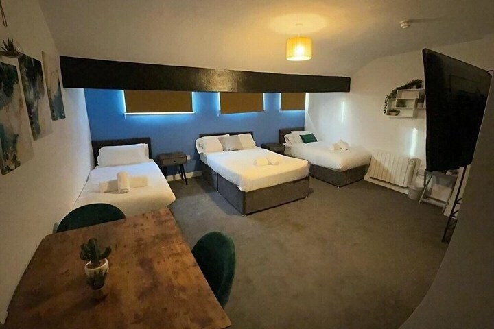 Room 4 of 38