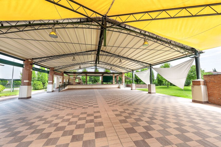 Ballroom/Hall 63 of 81