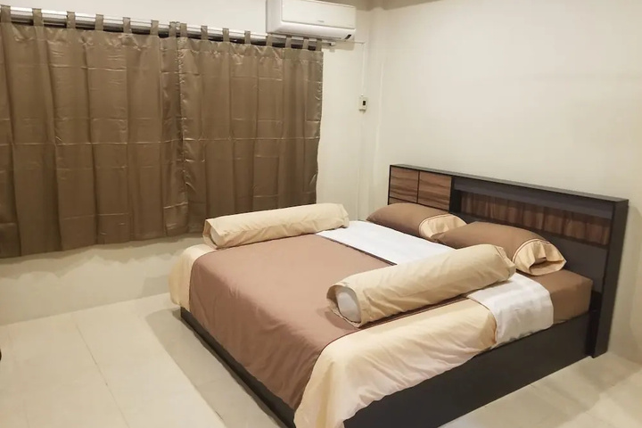 Room 7 of 11