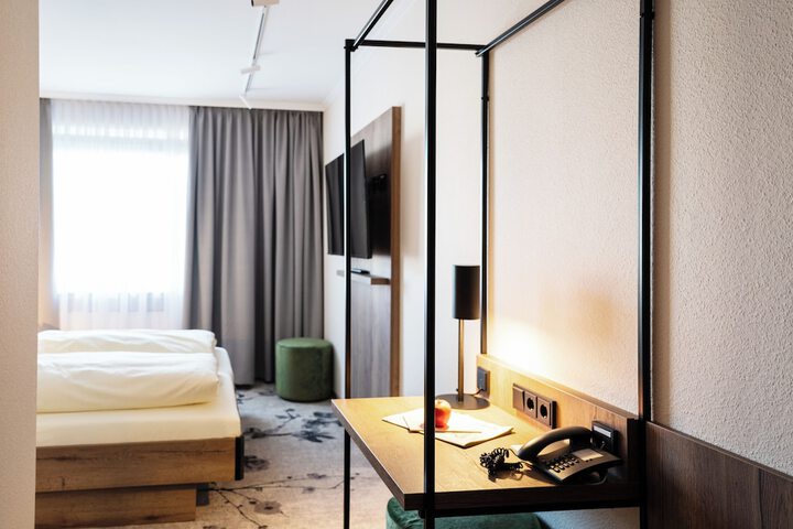 Room 16 of 52
