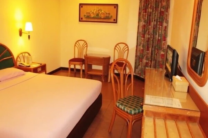 Room 5 of 21