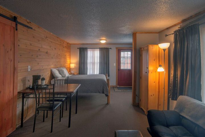 Room 2 of 32