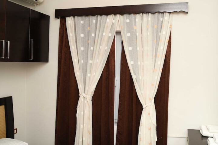 Room 7 of 32