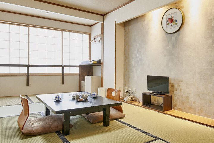 Room 10 of 25