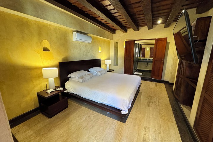 Room 17 of 59