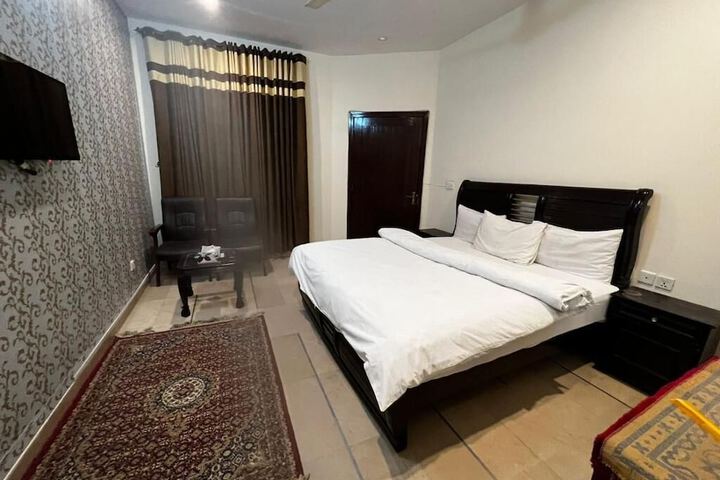 Room 3 of 12