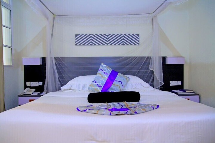 Room 12 of 60