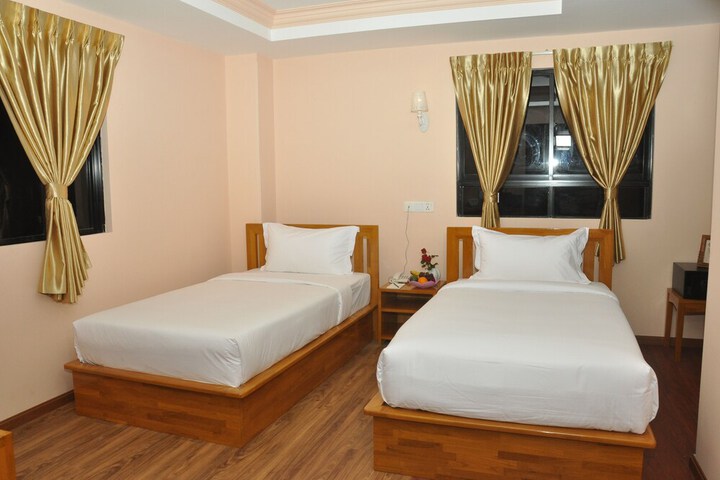 Room 6 of 30