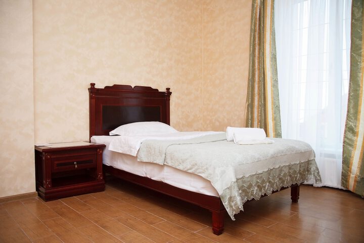 Room 4 of 43