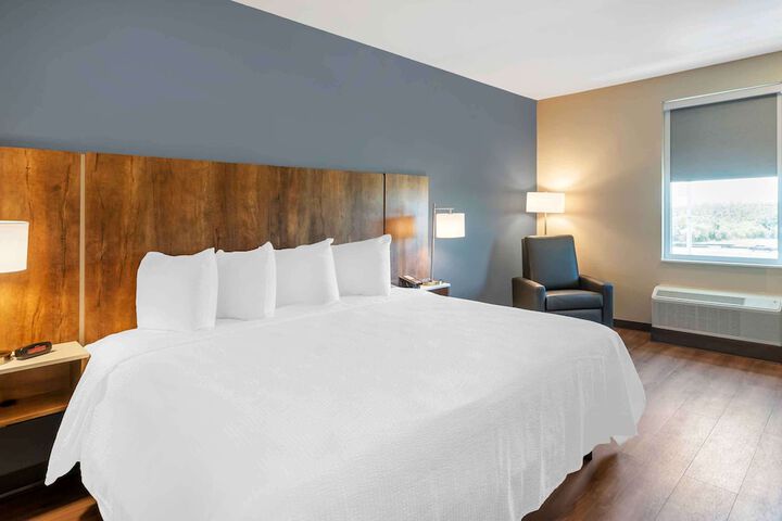 Standard Studio 1 King Bed (8 of 10)