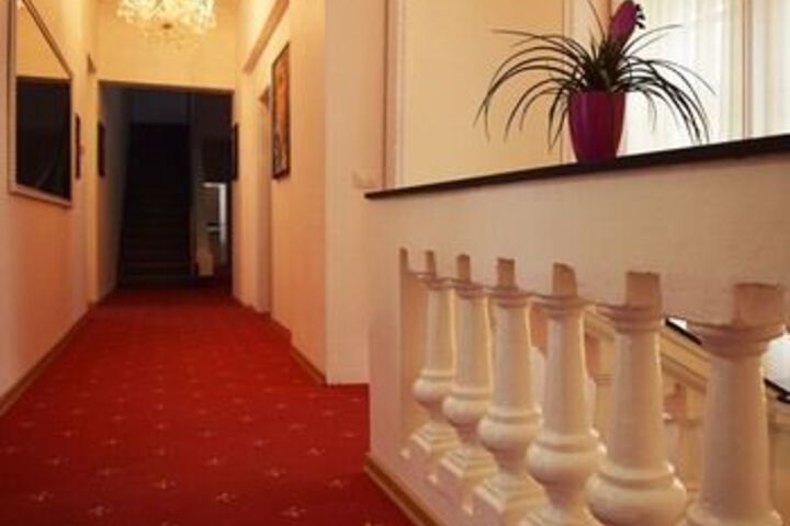 Ballroom/Hall 45 of 52