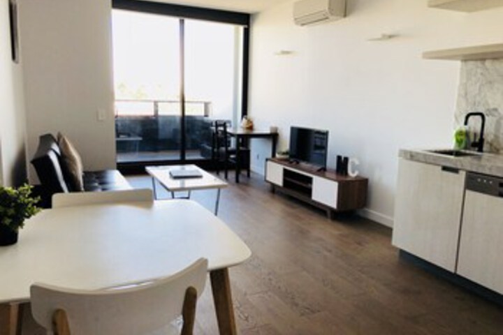 Room 2 of 17