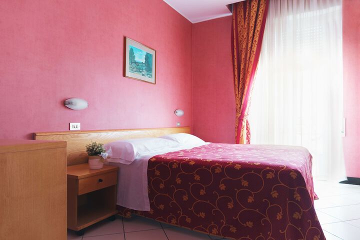 Room 10 of 39