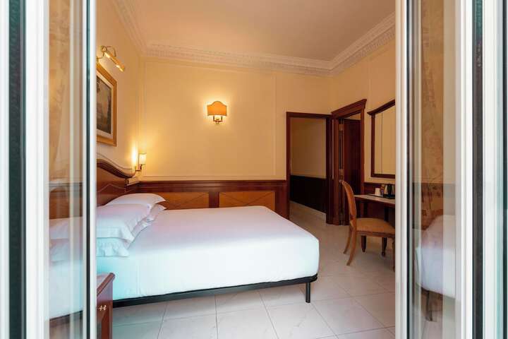 Room 41 of 103