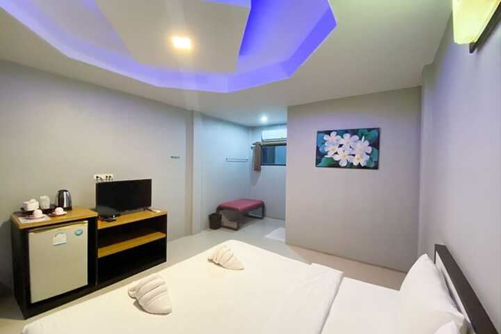 Room 7 of 133