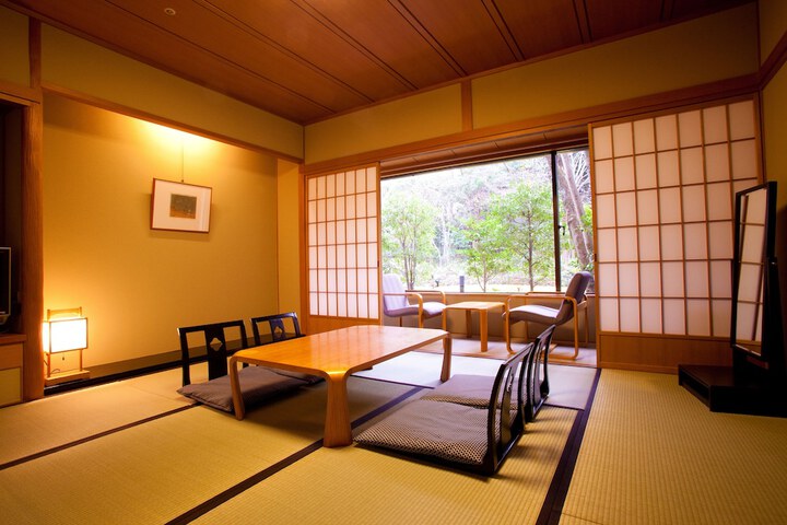 Room 5 of 51