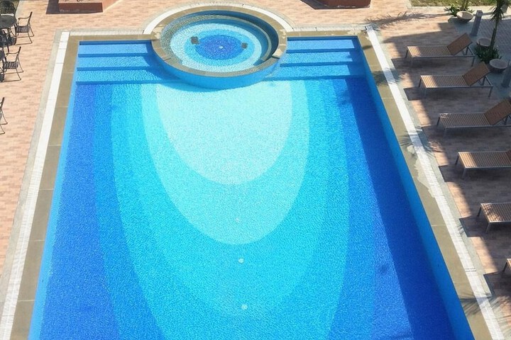 Pool 19 of 32