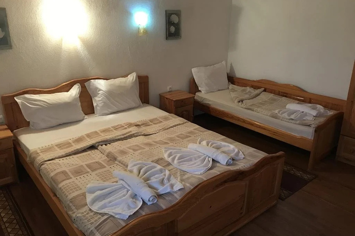 Room 4 of 20