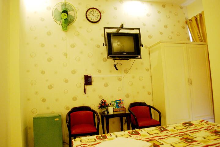 Room 8 of 32