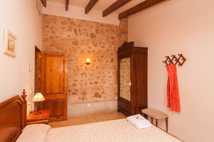Room 16 of 124