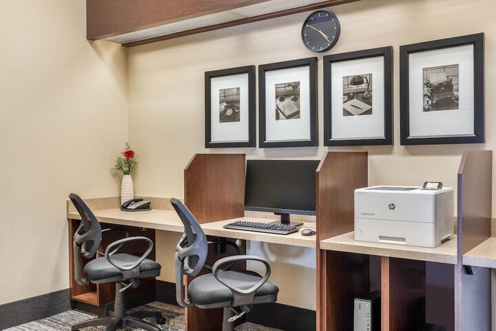 Business Center 54 of 57