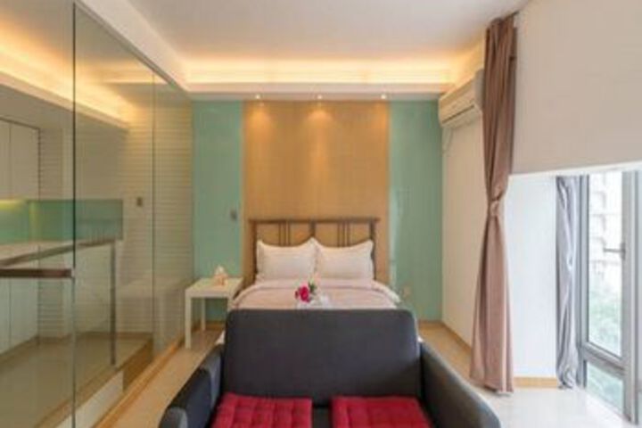 Room 32 of 47