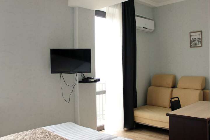 Room 19 of 34