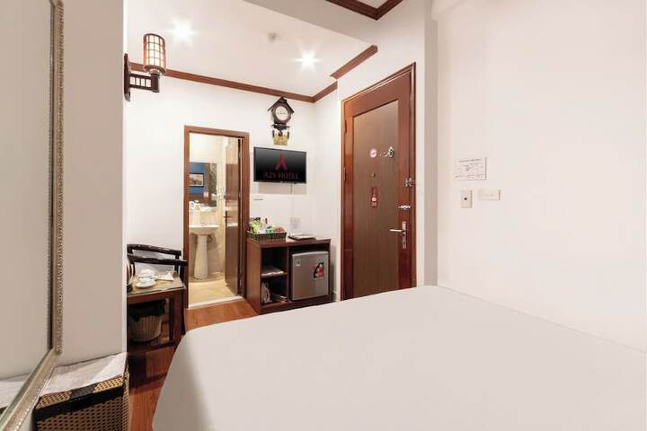 Room 5 of 31