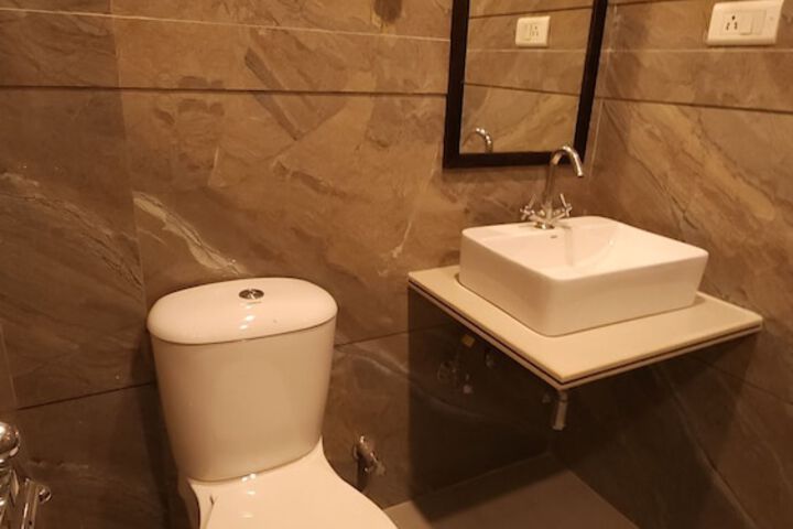 Room 19 of 28