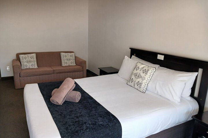 Room 7 of 120