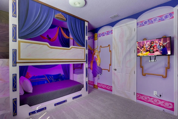 Room 13 of 29