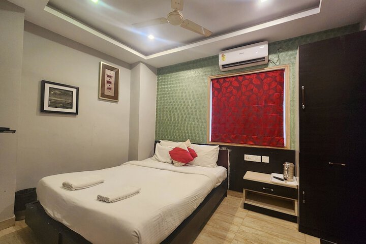 Room 5 of 30