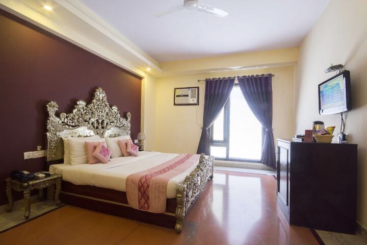 Room 21 of 32