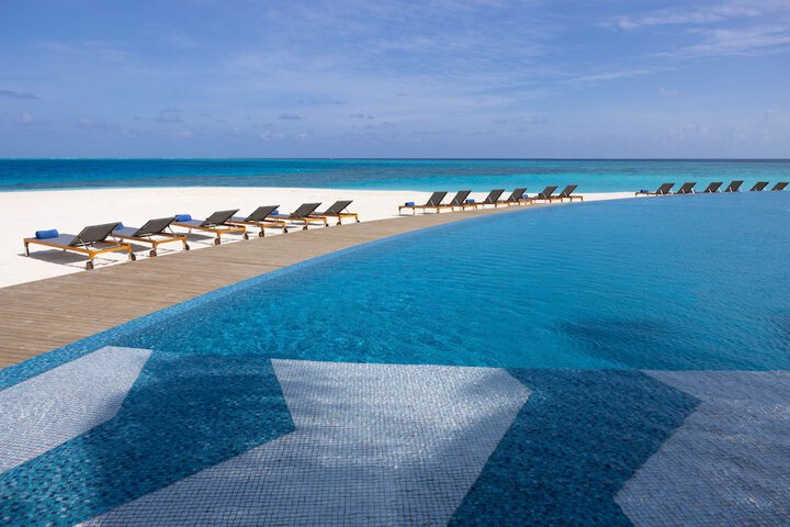 Pool 62 of 98