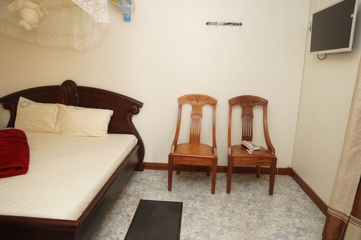 Room 25 of 44