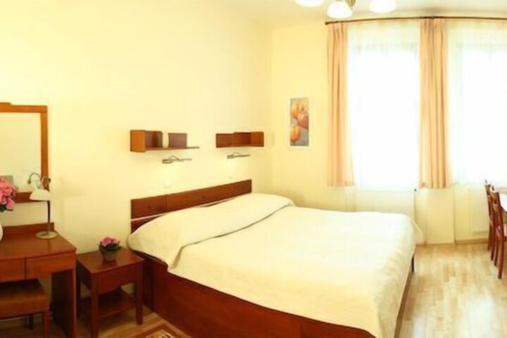 Room 13 of 53