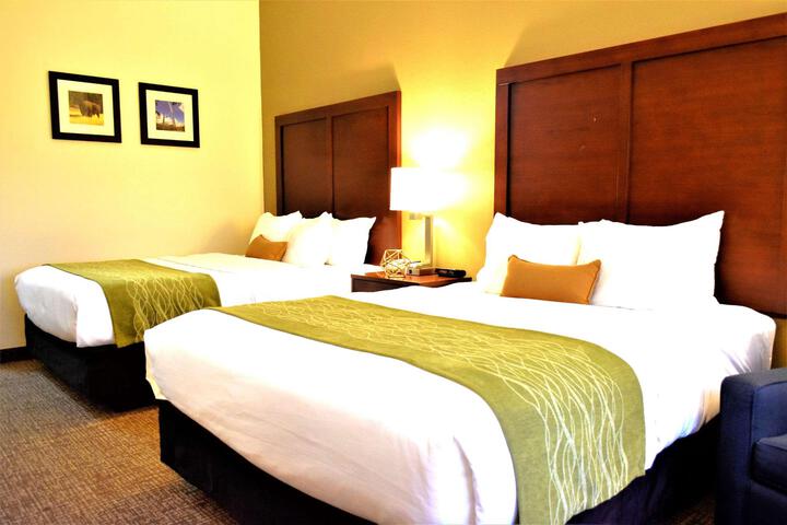 2 Queen Beds (6 of 6)