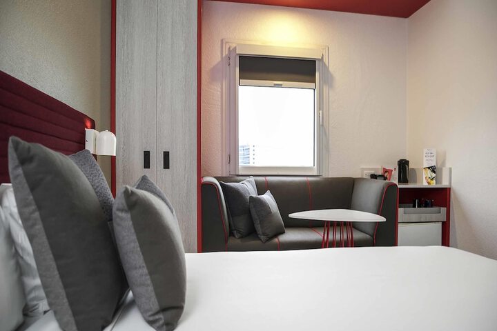 Room 18 of 59