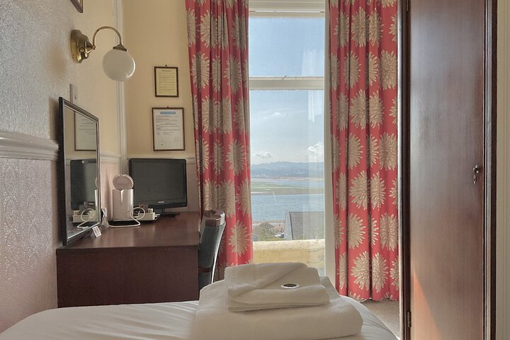 Room 12 of 76
