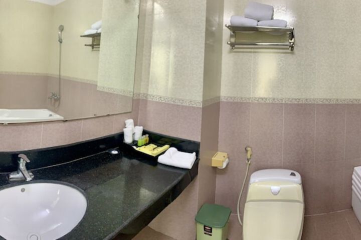 Room 32 of 52