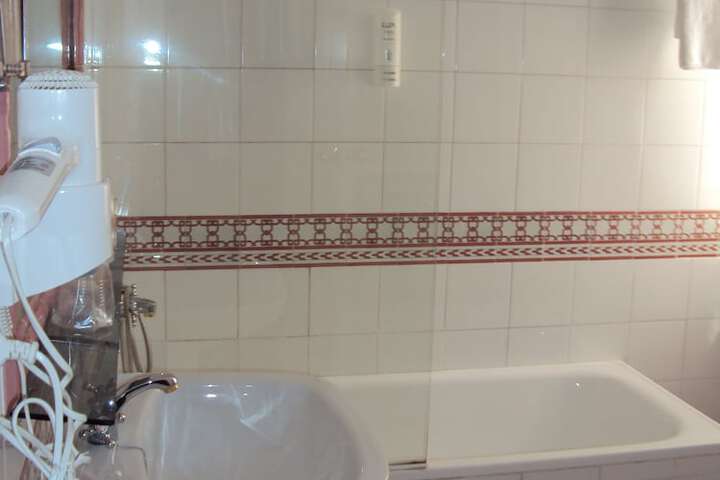Room 8 of 20