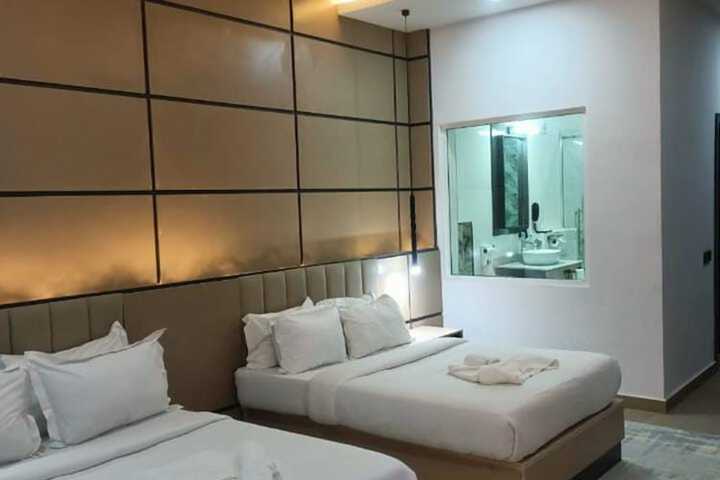 Room 18 of 52
