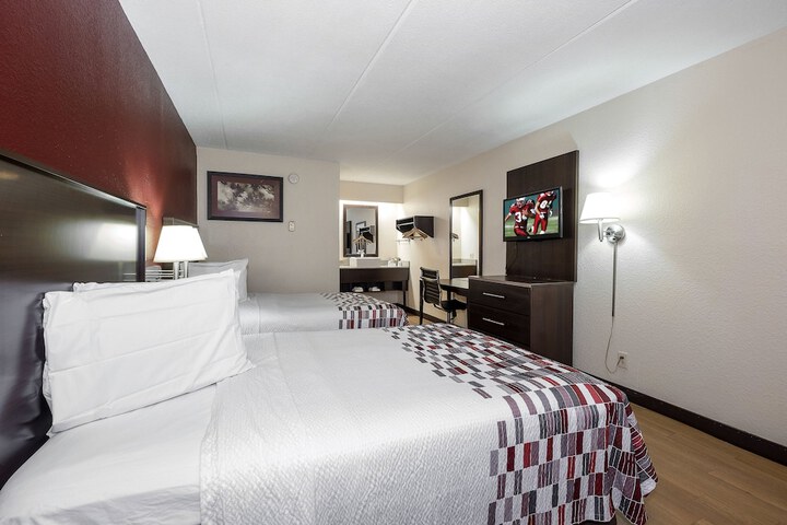 Double Deluxe King Bed (2 of 9)